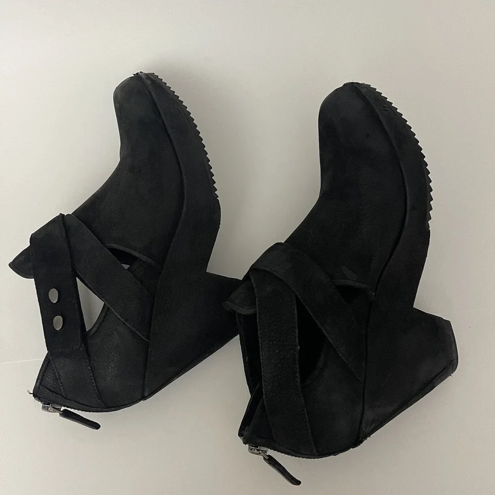 Eileen Fisher Nubuck Black Suede Leather‎ Women's Ankle Boots Booties Sz 8.5